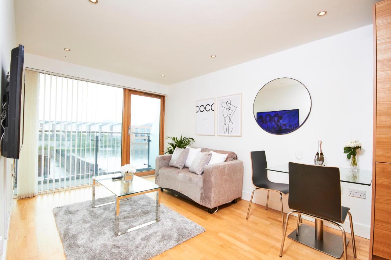 Deluxe Leeds City Centre Apt With Free Parking No Balcony Exterior photo