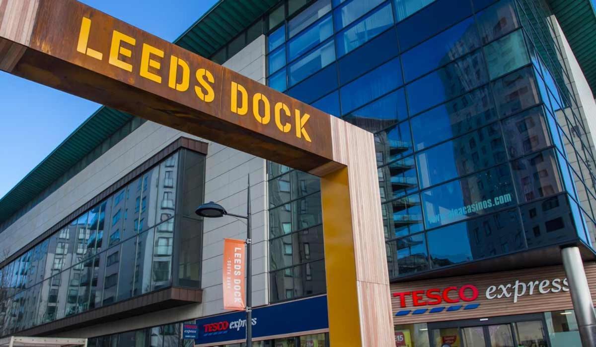 Deluxe Leeds City Centre Apt With Free Parking No Balcony Exterior photo