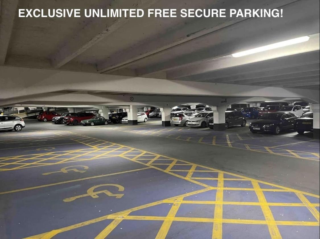 Deluxe Leeds City Centre Apt With Free Parking No Balcony Exterior photo